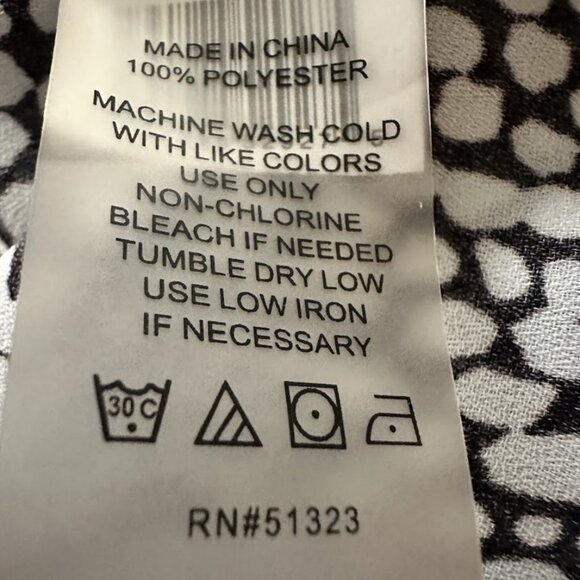 Vince Camuto Flutter Sleeve Blouse - Picture 7 of 7